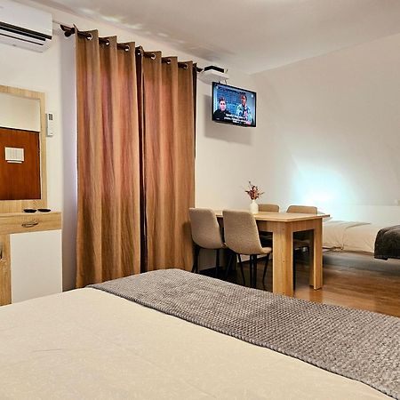 Guest House Lisina Poljanak Exterior photo